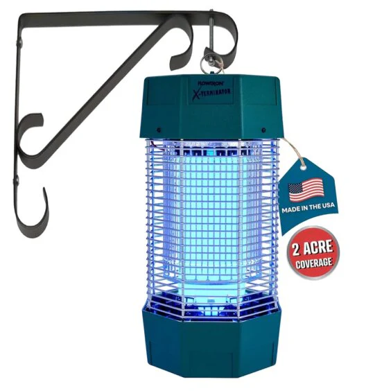 Flowtron 2 Acre Bug Zapper with Flowtron Fancy Wall Bracket
