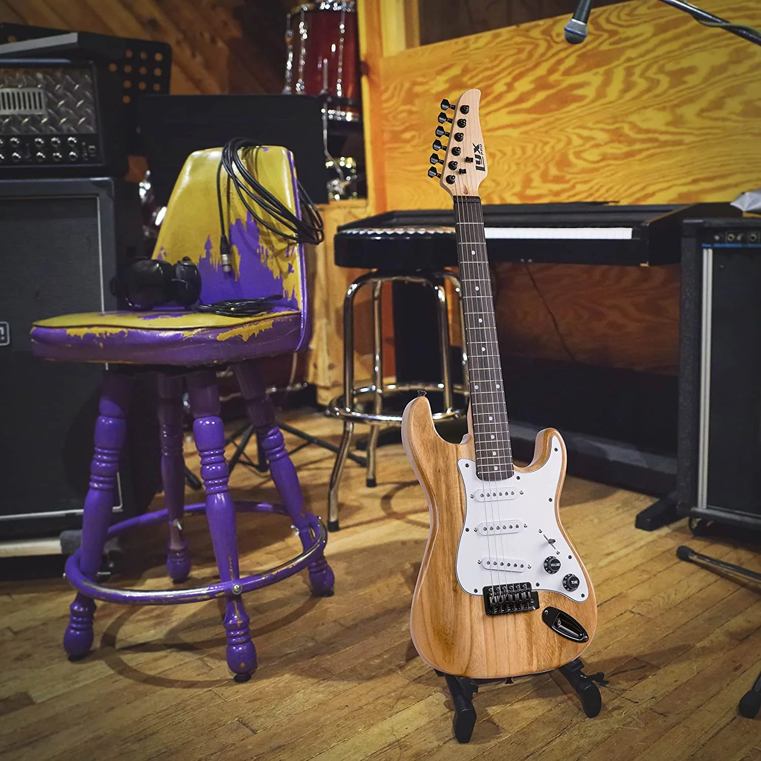 36 Inch Electric Guitar and Kit for Kids with 3/4 Size Beginner’s Guitar, Amp, Six Strings, Two Picks, Shoulder Strap, Digital Clip On Tuner, Guitar Cable and Soft Case Gig Bag -Natural - Image 7