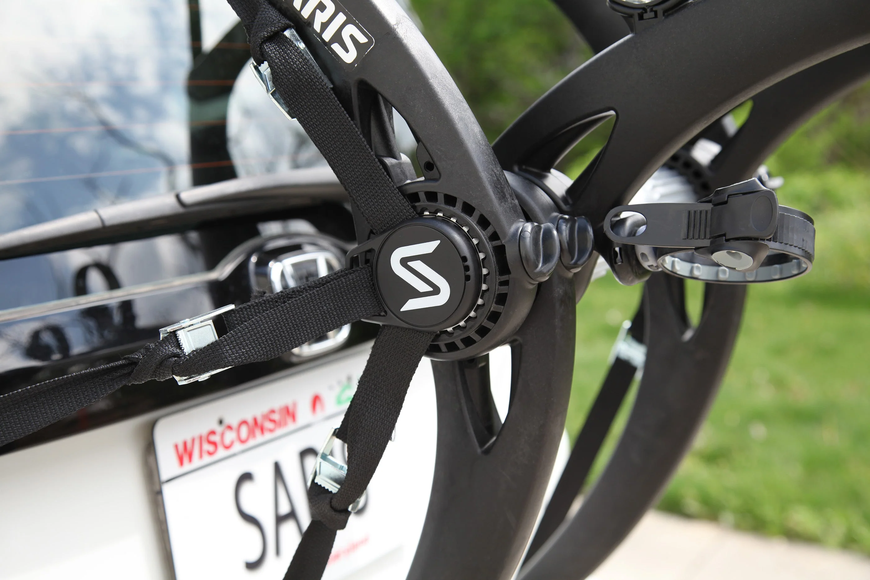 Saris Bones Strap Management End Caps, Conveniently Functional & Easy to Use - Image 3