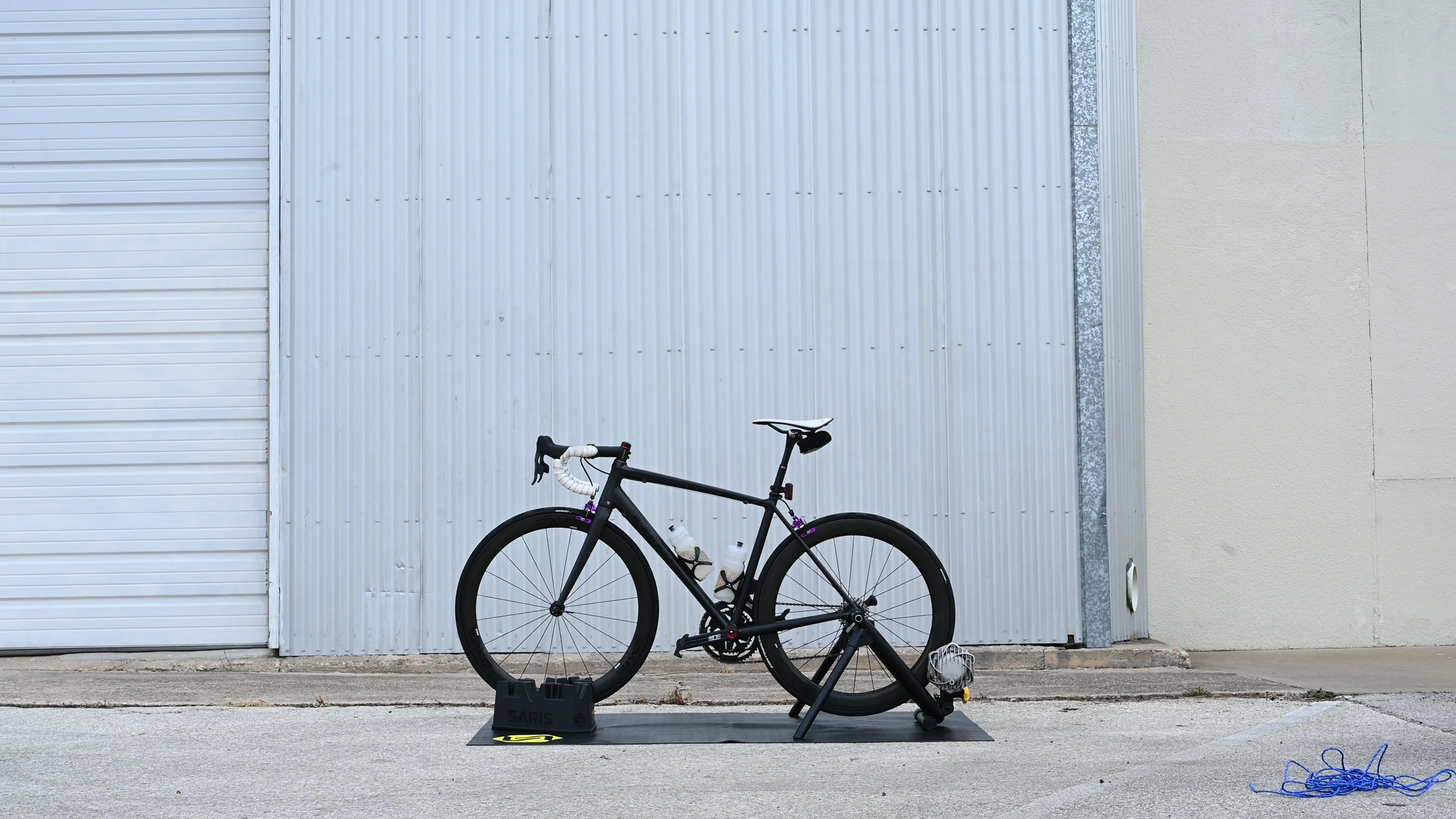 Saris Fluid 2 Smart Equipped Indoor Bike Trainer - Image 4