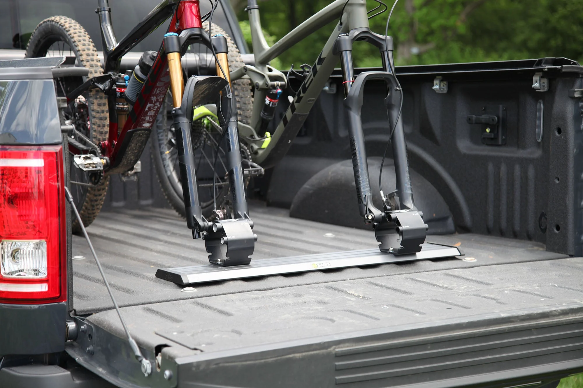 Saris Thru Axle Traps - Image 2