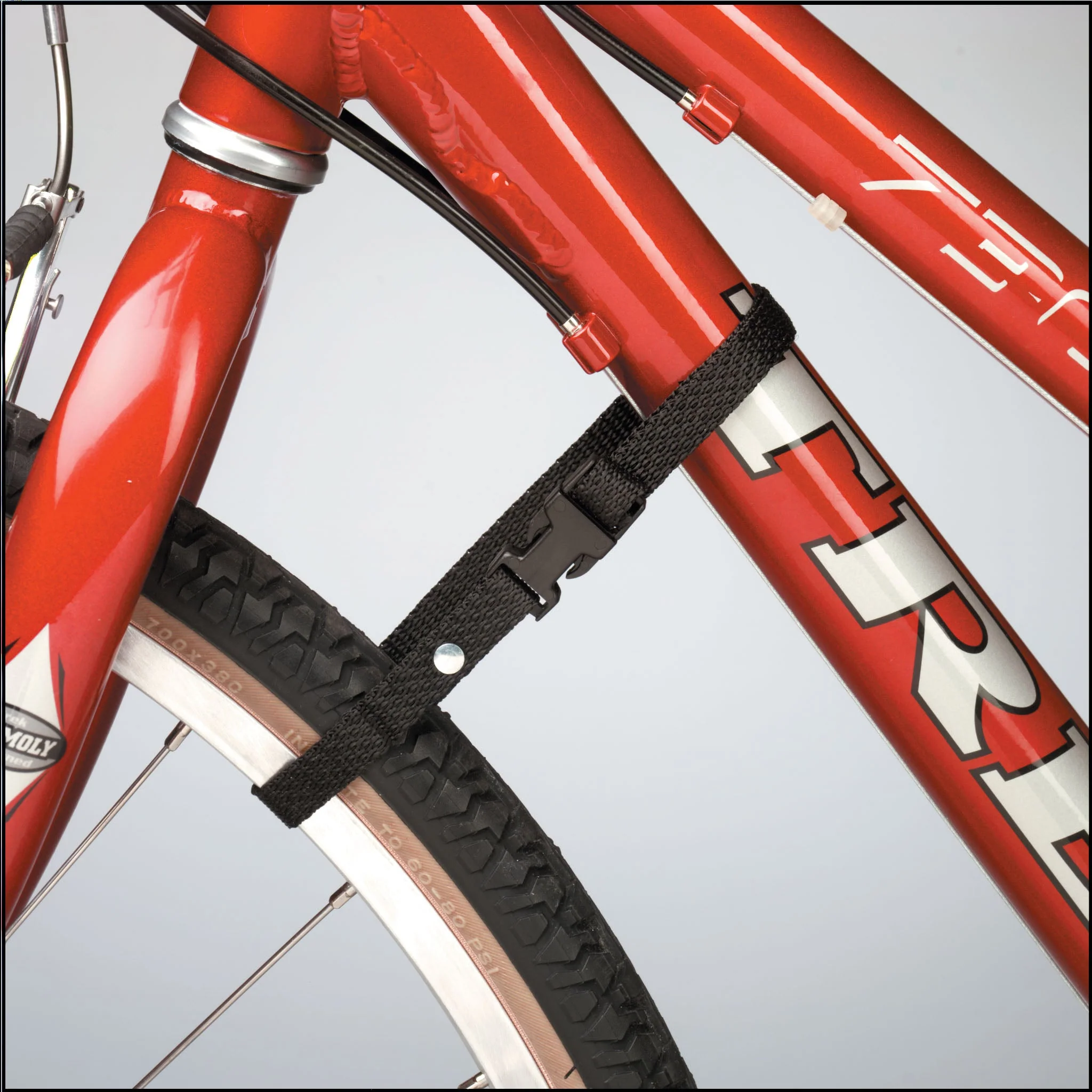 Saris Wheel Straps 2-Pack, Lock Down The Front Wheel & Handlebars When Transporting - Image 2